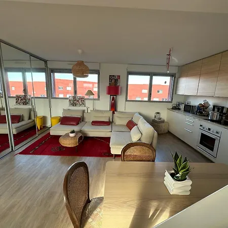 Deux Belles Chambres A L'etage D'un Duplex Recent Daire *