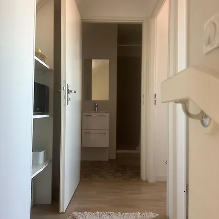 Deux Belles Chambres A L'etage D'un Duplex Recent Apartment